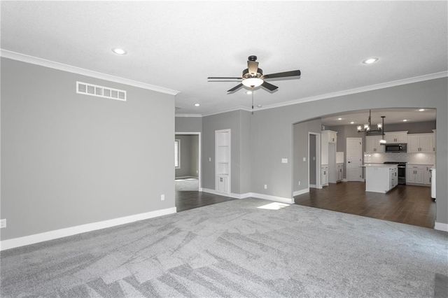 11140 N Bristol Avenue, Kansas City, MO 64156