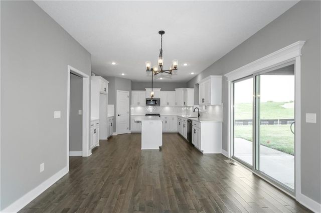 11140 N Bristol Avenue, Kansas City, MO 64156