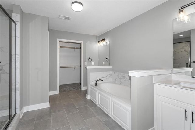 11140 N Bristol Avenue, Kansas City, MO 64156