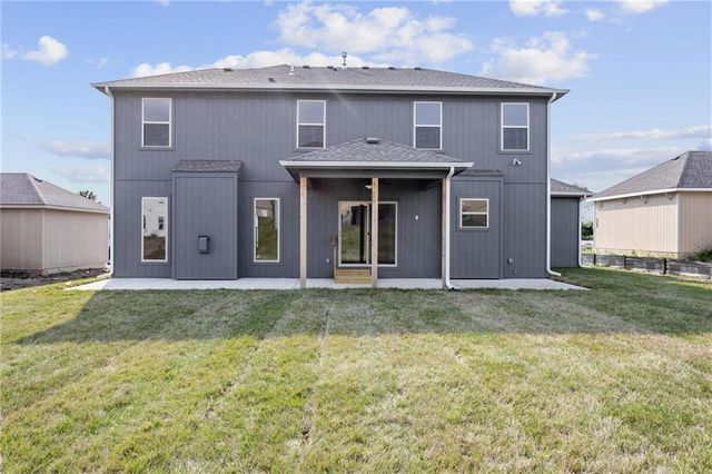 11140 N Bristol Avenue, Kansas City, MO 64156