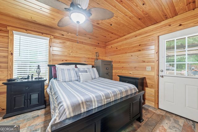 955 Barbara Point Road, Sparta, GA 31087