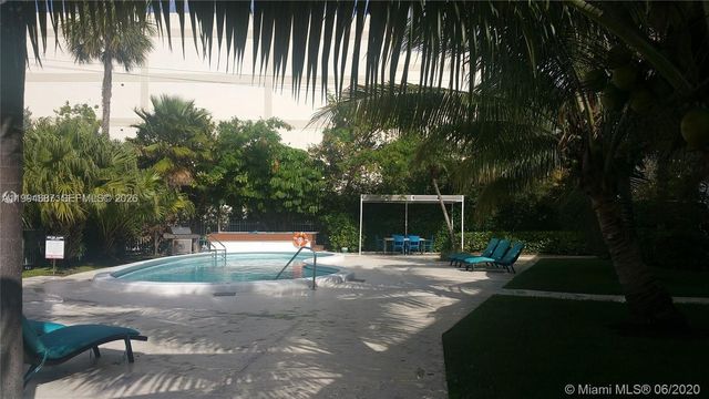 1631 NE 114th St 305, North Miami, FL 33181