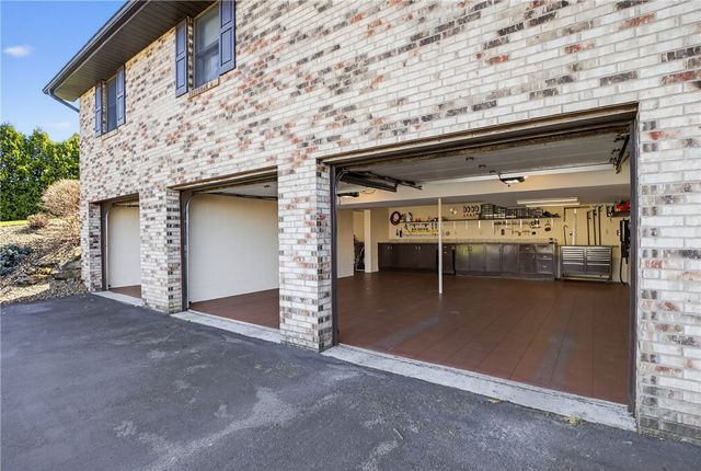 190 Portman Rd, Summit Twp, PA 16002