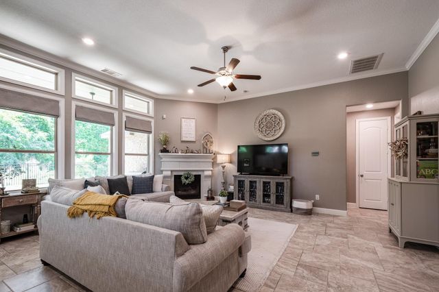 502 Pearl View Lane, Pinehurst, TX 77362