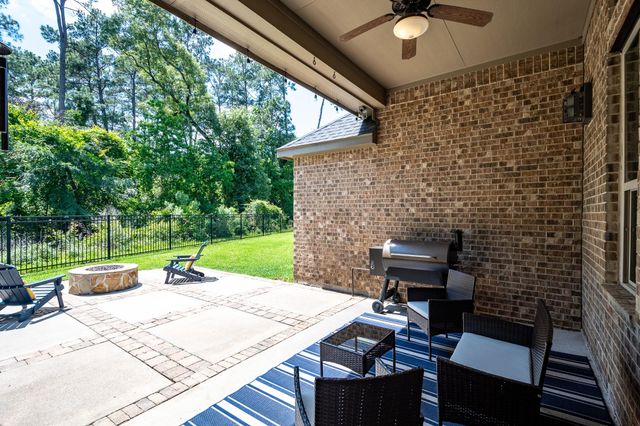 502 Pearl View Lane, Pinehurst, TX 77362