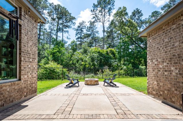 502 Pearl View Lane, Pinehurst, TX 77362