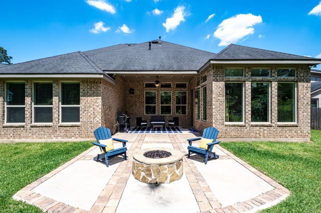 502 Pearl View Lane, Pinehurst, TX 77362