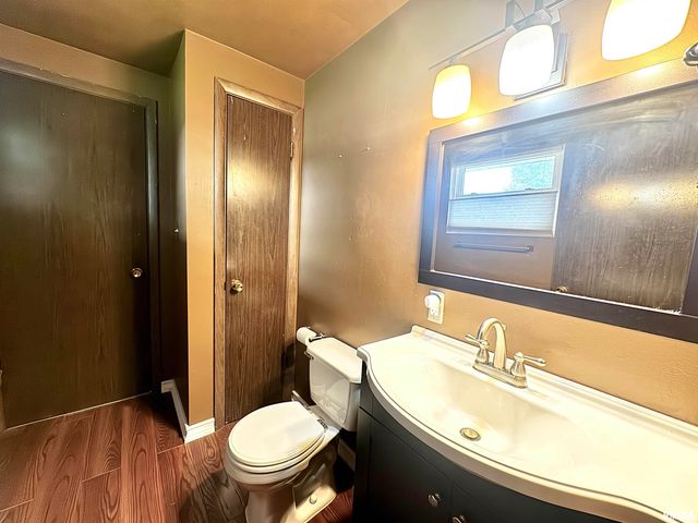 7510 N MIRAMAR Drive, Peoria, IL 61614