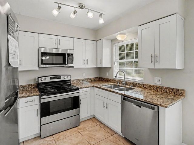 3255 KELVINGTON DRIVE, Orlando, FL 32810