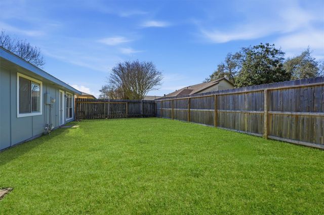 2210 Trail West Street, Sugar Land, TX 77478