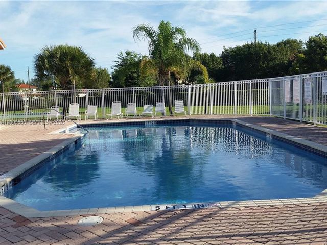 10924 SW 182nd Ln, Miami, FL 33157