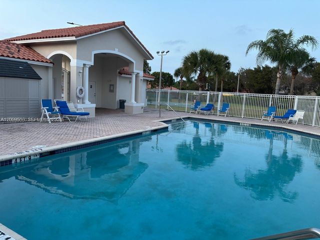 10924 SW 182nd Ln, Miami, FL 33157