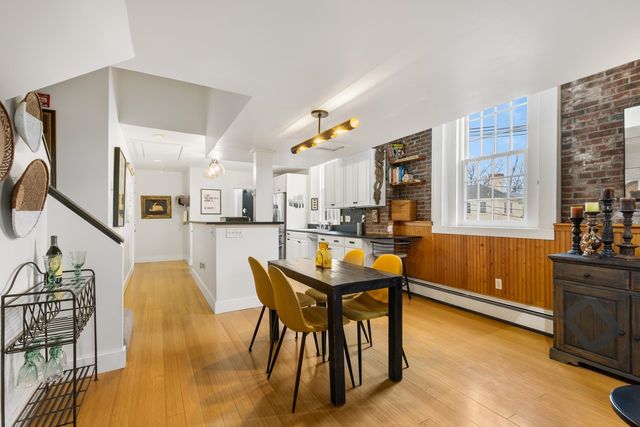 348 Maplewood Ave Apt 4, Portsmouth, NH 03801