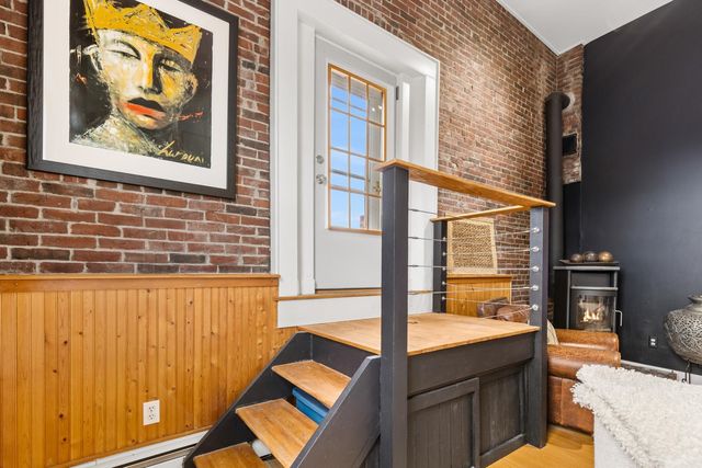 348 Maplewood Ave Apt 4, Portsmouth, NH 03801