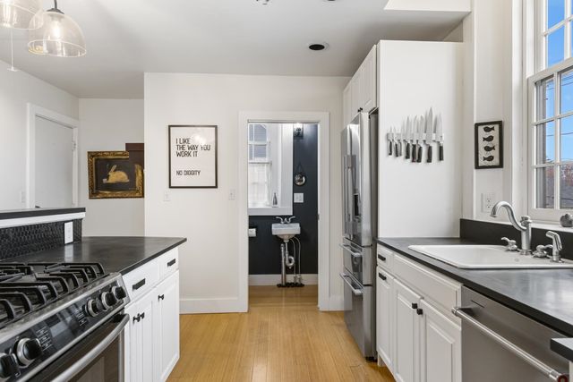 348 Maplewood Ave Apt 4, Portsmouth, NH 03801
