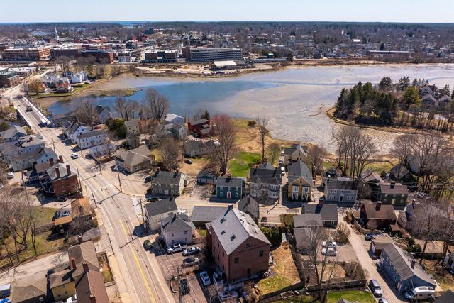 348 Maplewood Ave Apt 4, Portsmouth, NH 03801
