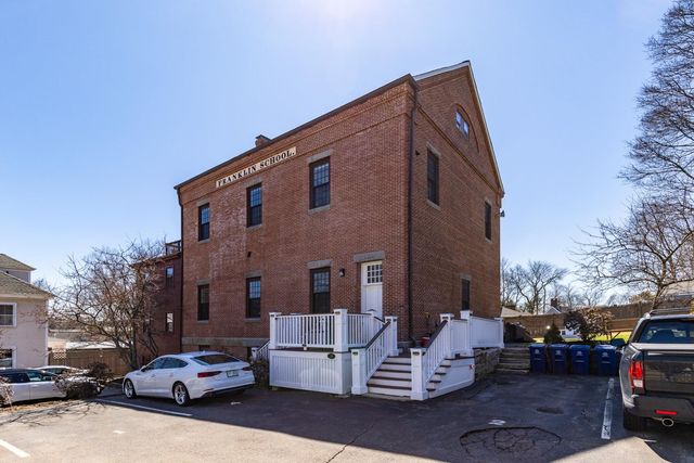 348 Maplewood Ave Apt 4, Portsmouth, NH 03801