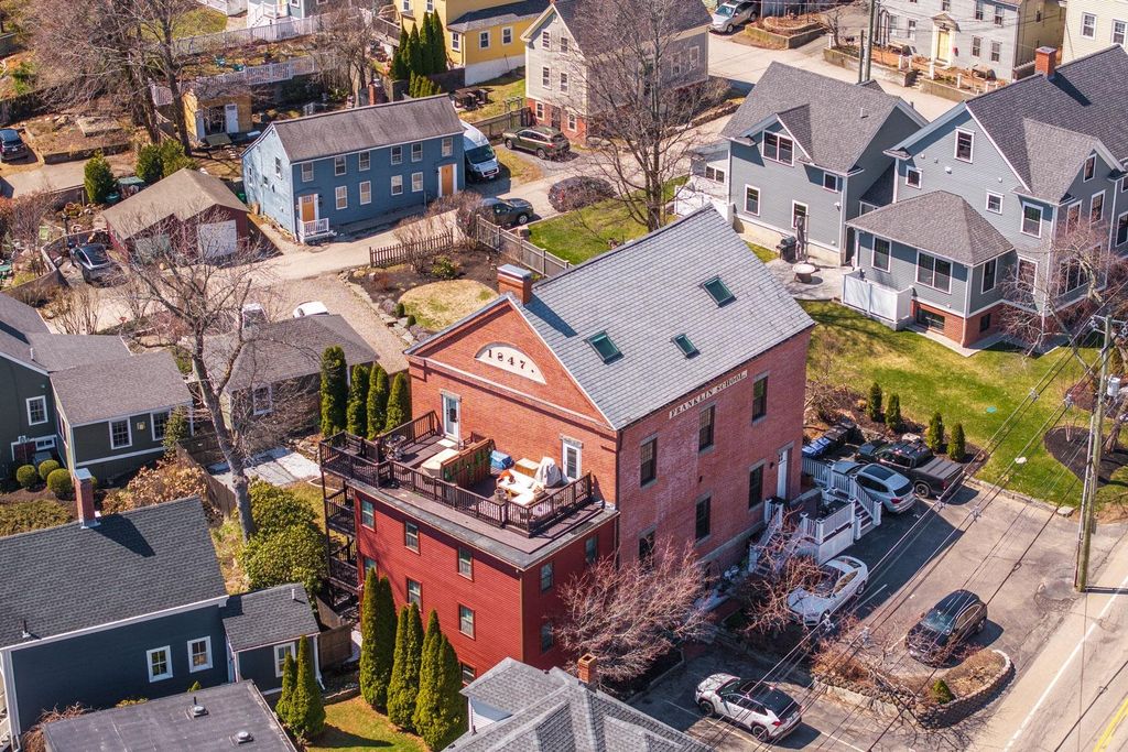348 Maplewood Ave Apt 4, Portsmouth, NH 03801