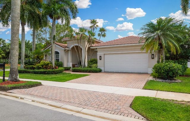 1604 Victoria Pointe Ln, Weston, FL 33327