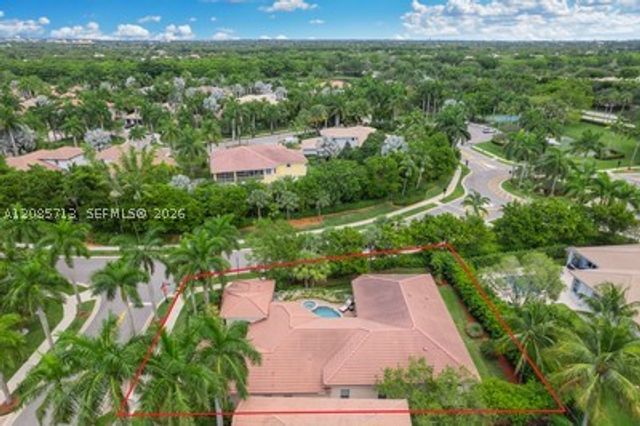 1604 Victoria Pointe Ln, Weston, FL 33327