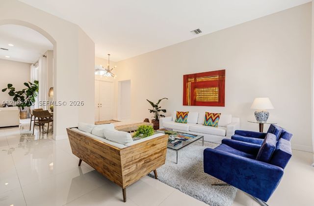 1604 Victoria Pointe Ln, Weston, FL 33327