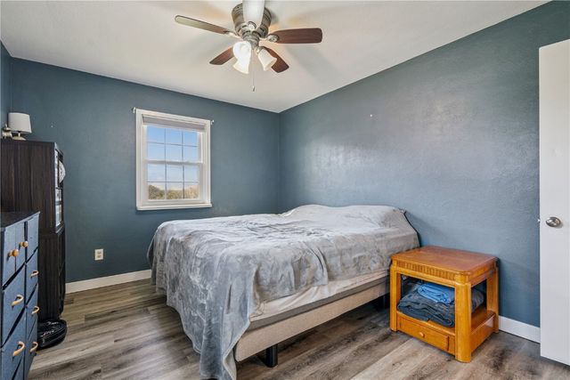 1386 Curtis Bridge Rd NE, Swisher, IA 52338