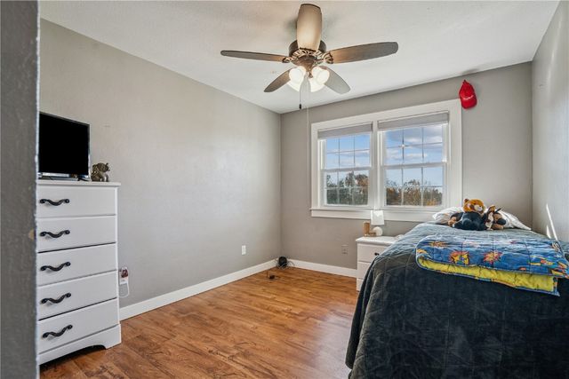 1386 Curtis Bridge Rd NE, Swisher, IA 52338