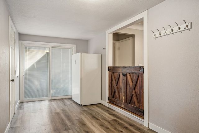 1386 Curtis Bridge Rd NE, Swisher, IA 52338