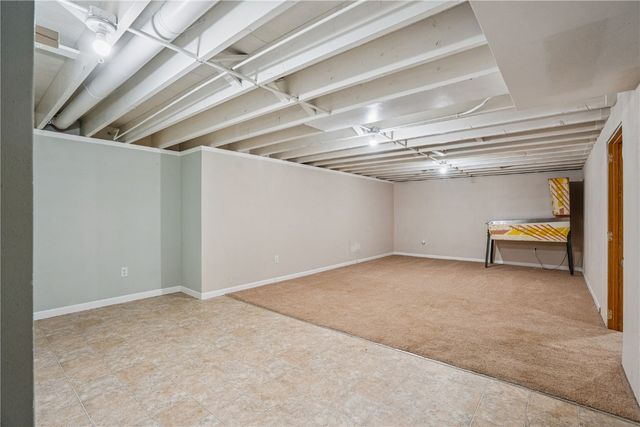 1386 Curtis Bridge Rd NE, Swisher, IA 52338