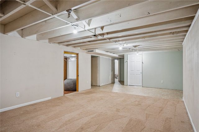 1386 Curtis Bridge Rd NE, Swisher, IA 52338