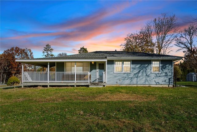 1386 Curtis Bridge Rd NE, Swisher, IA 52338