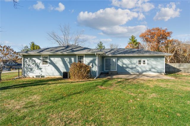 1386 Curtis Bridge Rd NE, Swisher, IA 52338