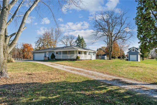 1386 Curtis Bridge Rd NE, Swisher, IA 52338