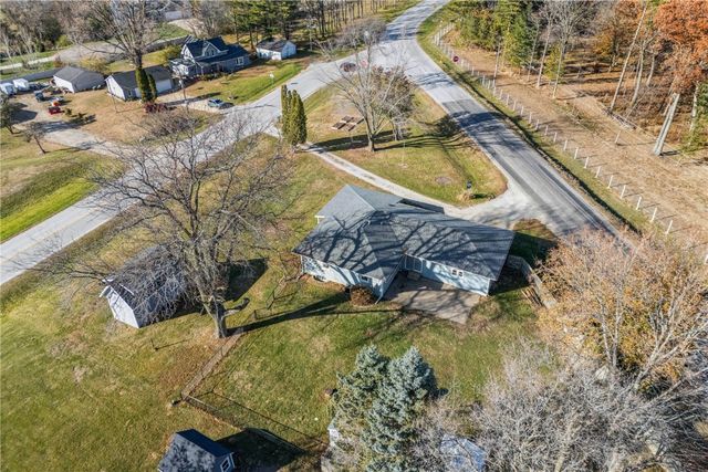 1386 Curtis Bridge Rd NE, Swisher, IA 52338