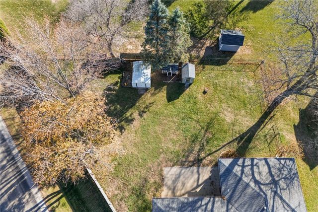 1386 Curtis Bridge Rd NE, Swisher, IA 52338