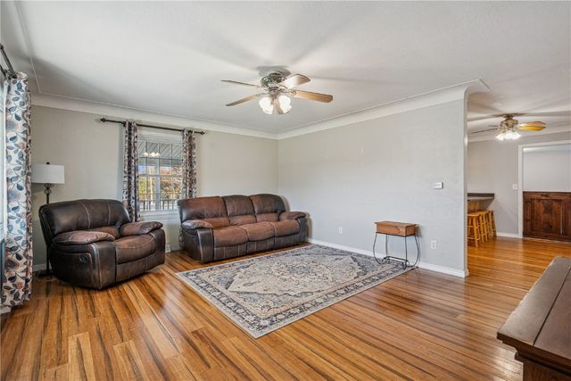 1386 Curtis Bridge Rd NE, Swisher, IA 52338