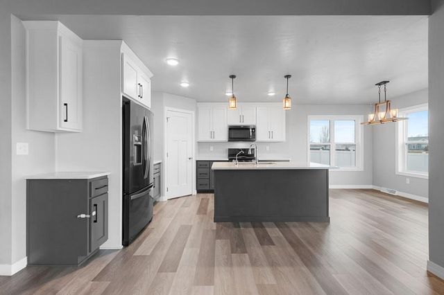 1748 BRIDGE PORT CIRCLE, De Pere, WI 54115