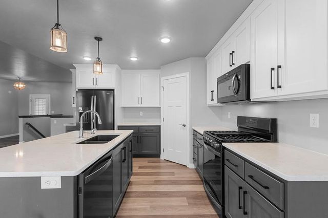 1748 BRIDGE PORT CIRCLE, De Pere, WI 54115