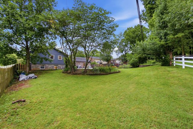 1981 Favell Court, Lexington, KY 40503