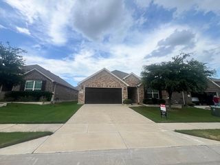 109 Crimson Law Drive, Lewisville, TX 75067