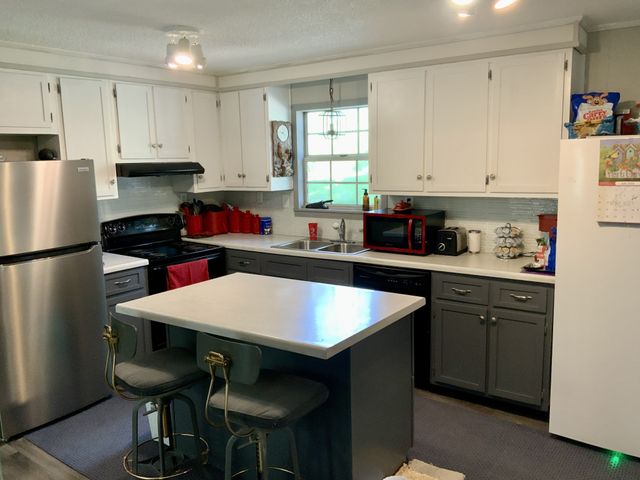 1218 Spring St, Dover, TN 37058