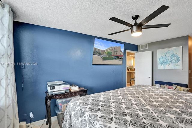 8900 Washington Boulevard PH5, Pembroke Pines, FL 33025