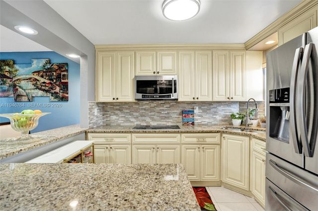 8900 Washington Boulevard PH5, Pembroke Pines, FL 33025