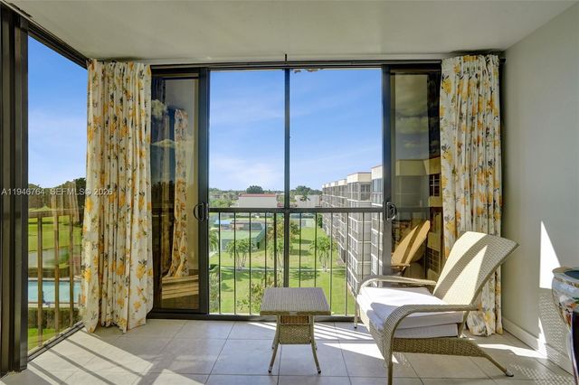 8900 Washington Boulevard PH5, Pembroke Pines, FL 33025