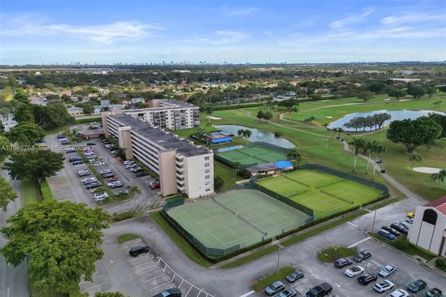 8900 Washington Boulevard PH5, Pembroke Pines, FL 33025