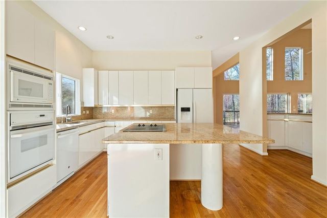 3010 Bluffton Way, Roswell, GA 30075