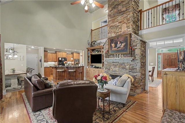 12 Hawks Farm Road, White, GA 30184