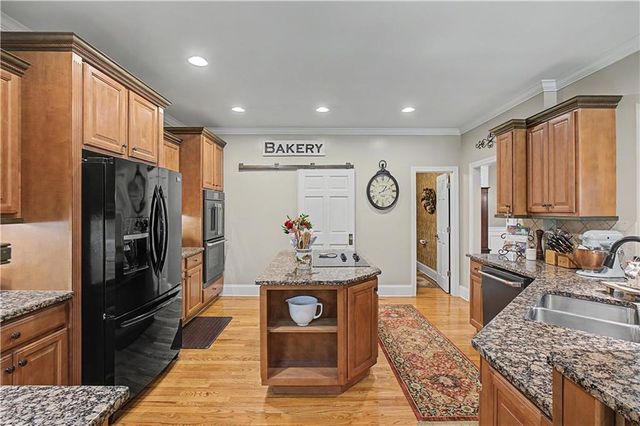 12 Hawks Farm Road, White, GA 30184