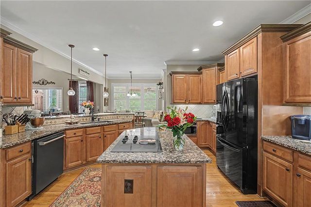 12 Hawks Farm Road, White, GA 30184