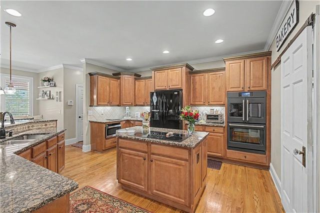 12 Hawks Farm Road, White, GA 30184